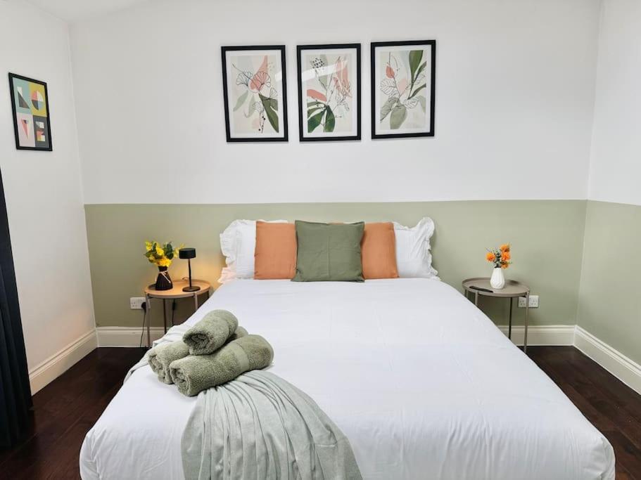 Apartment Alluring 30min To & Free Parking London