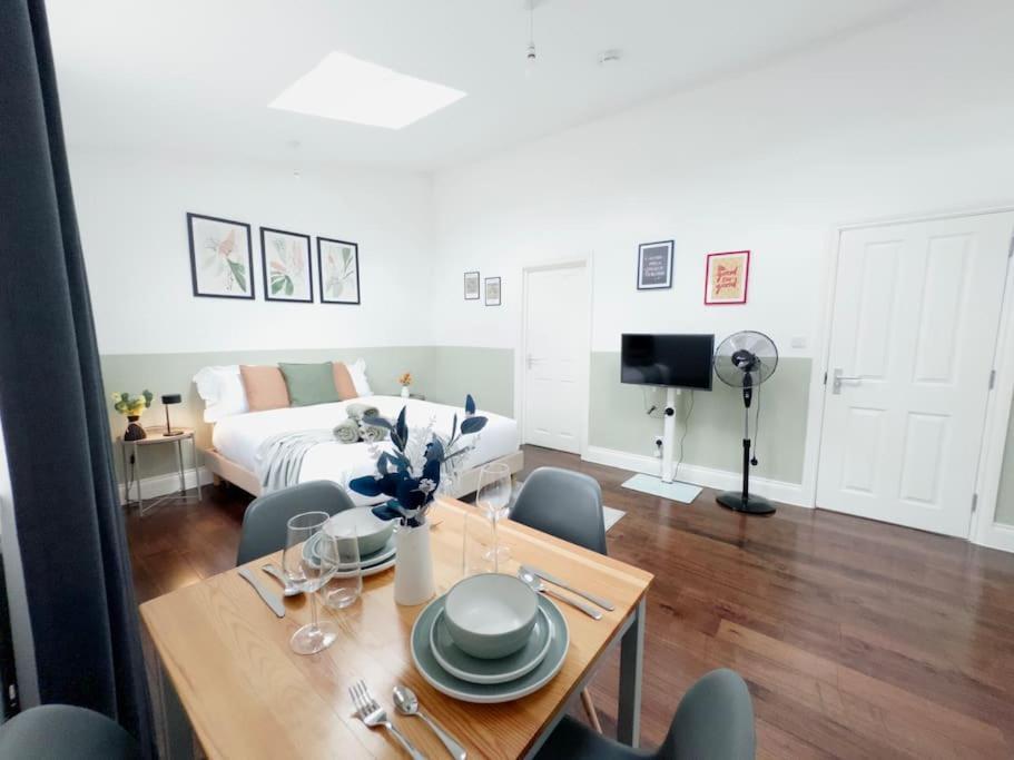 Apartment Alluring 30min To & Free Parking *