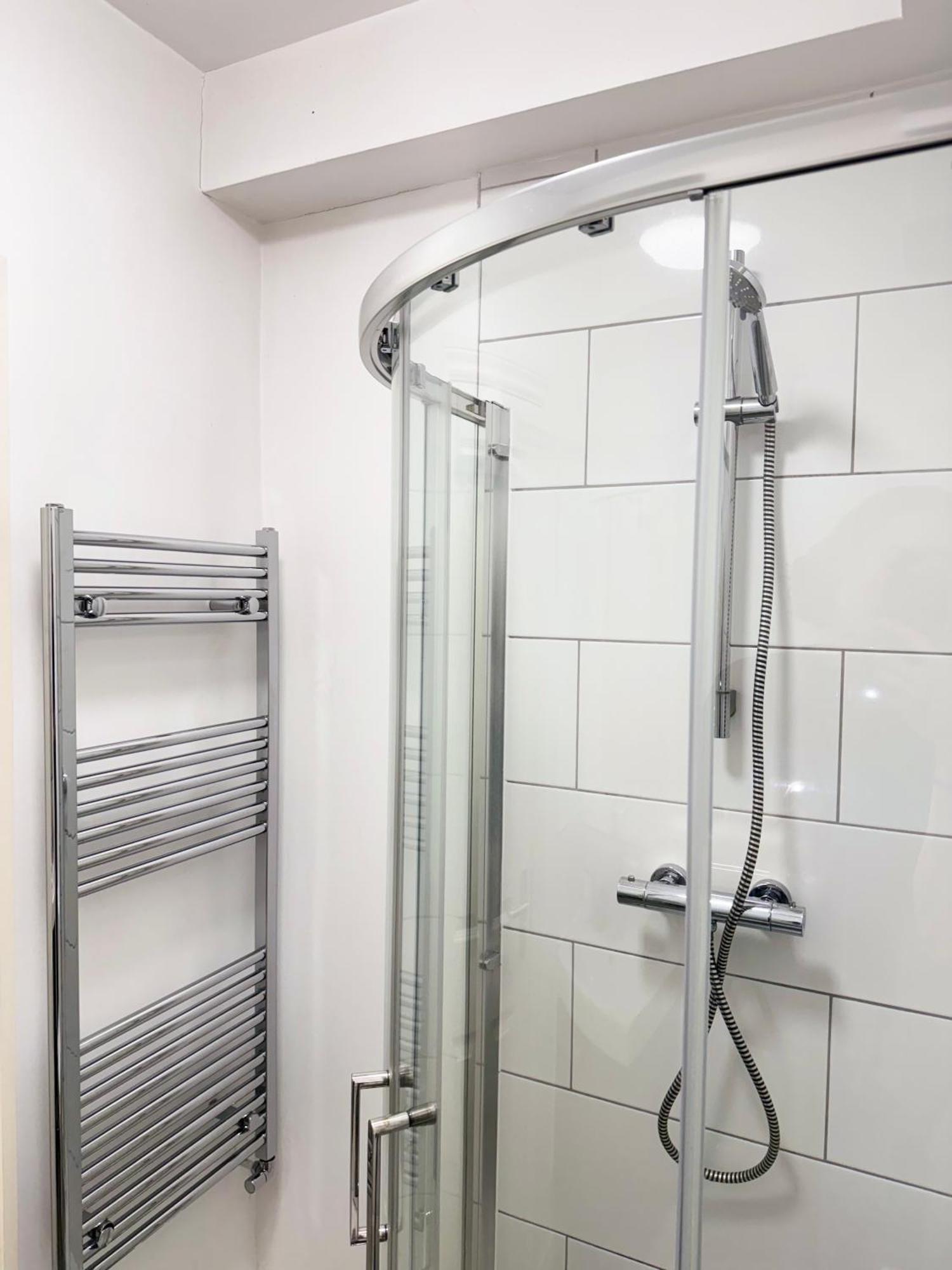 Apartment Alluring 30min To & Free Parking