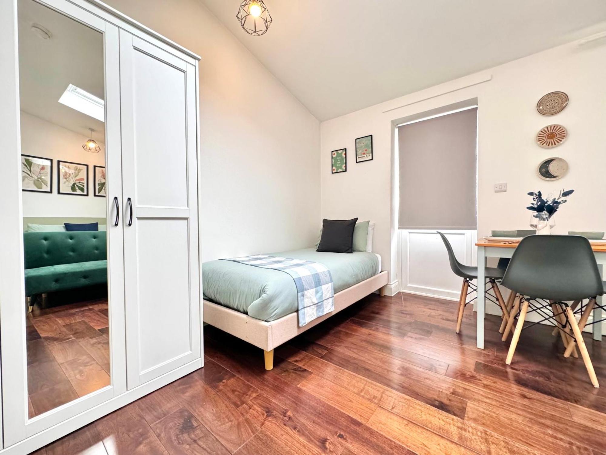 Apartment Alluring 30min To & Free Parking London