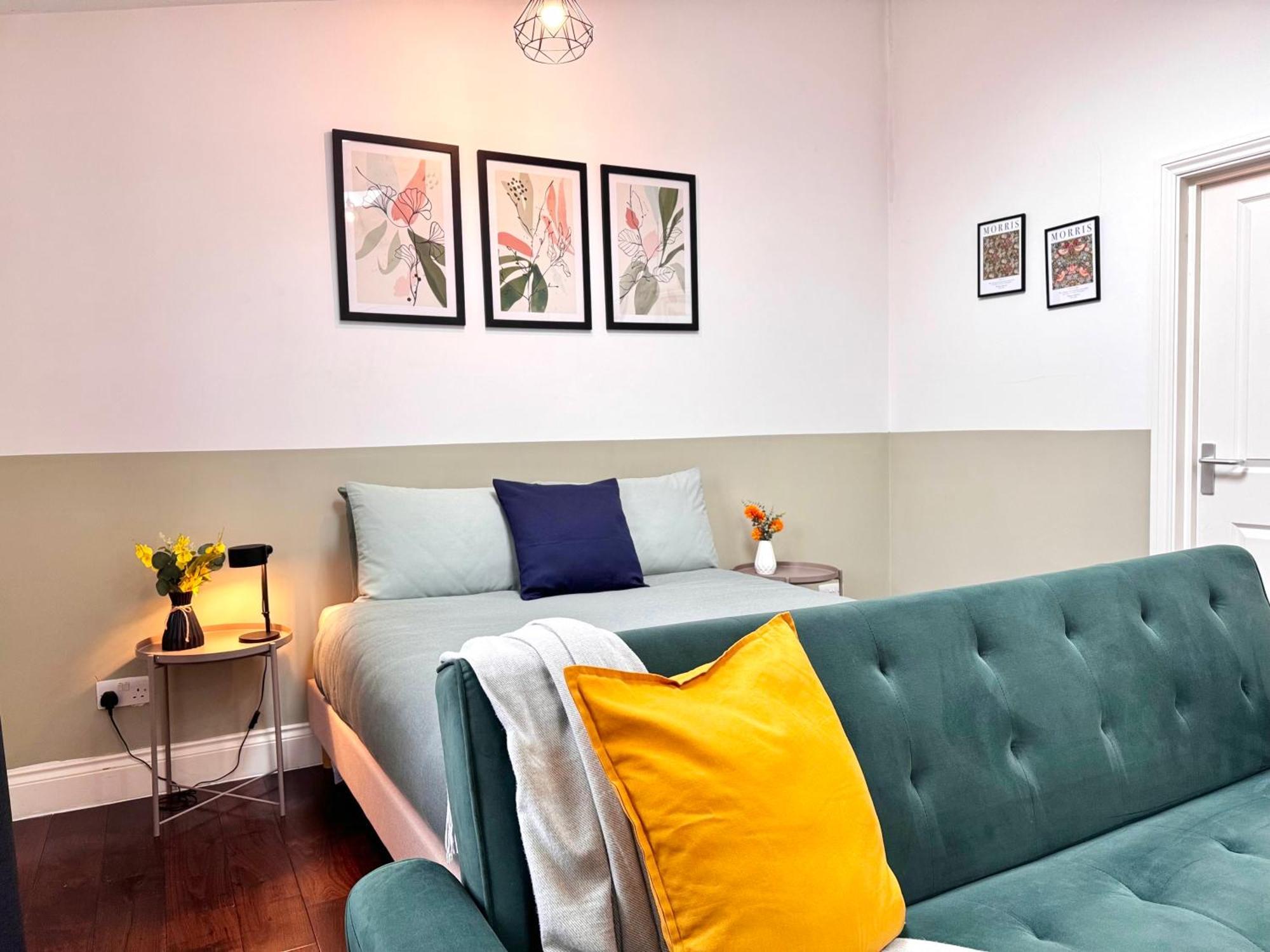 Alluring 30min To & Free Parking Apartment London